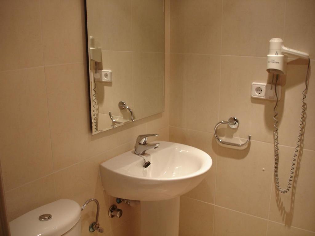 S'Arenal Apartments Portinatx Habitación foto